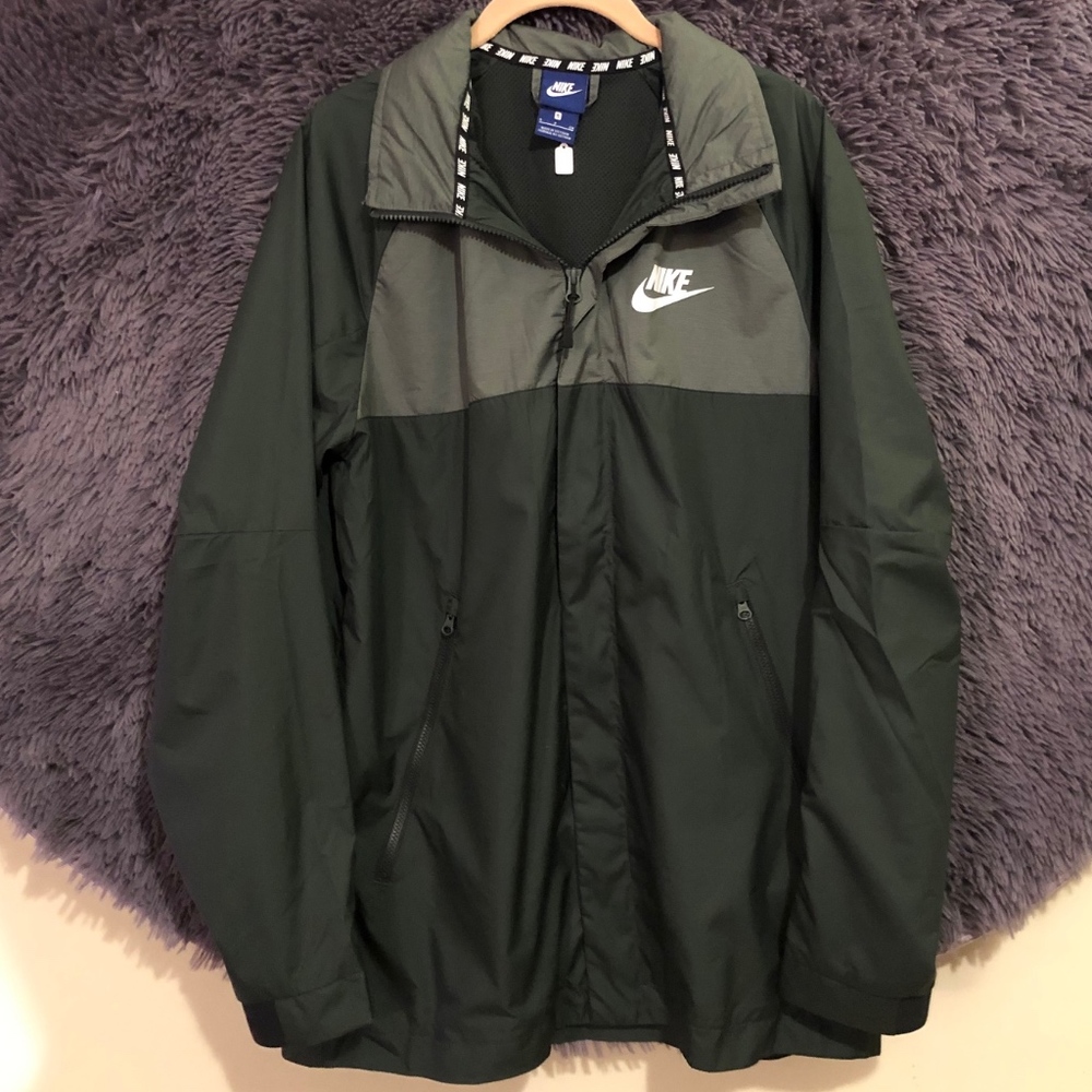 Nike Windbreaker/Rain Jacket